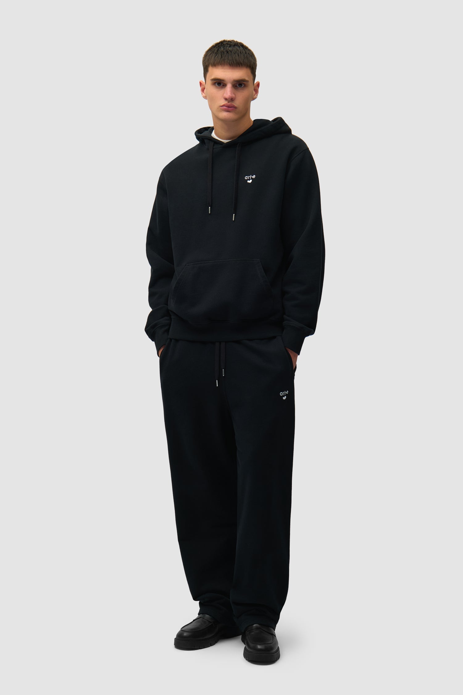 Sweat à capuche avec logo en forme de cœur - Noir