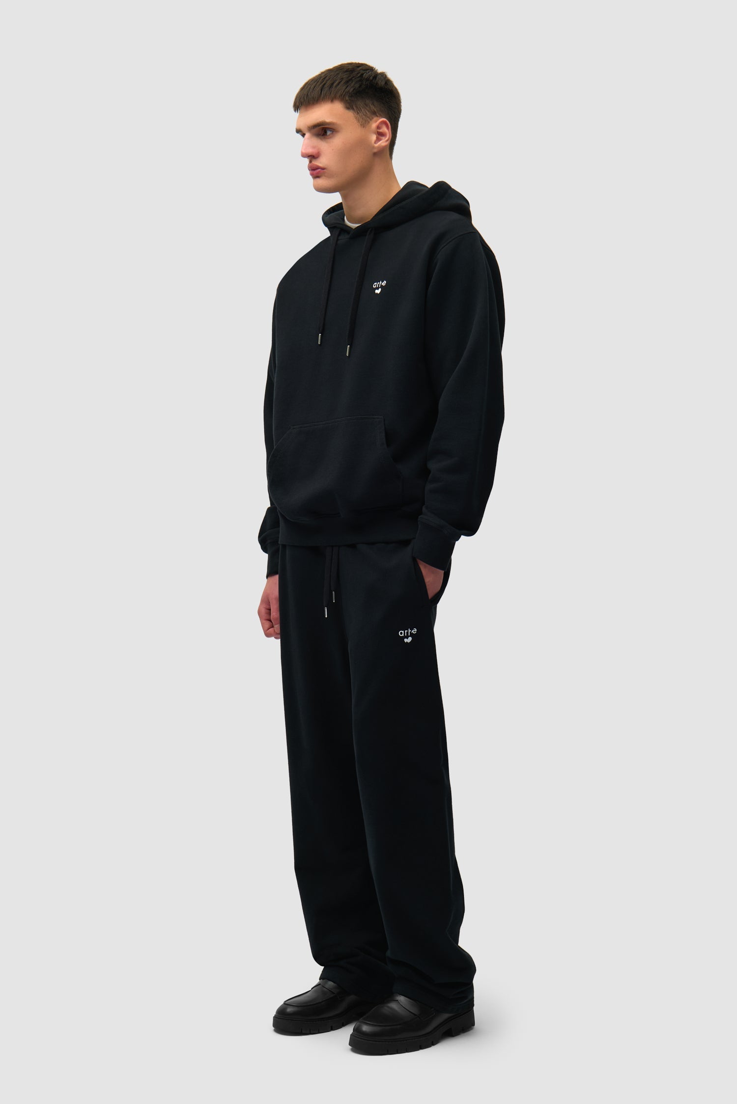 Sweat à capuche avec logo en forme de cœur - Noir