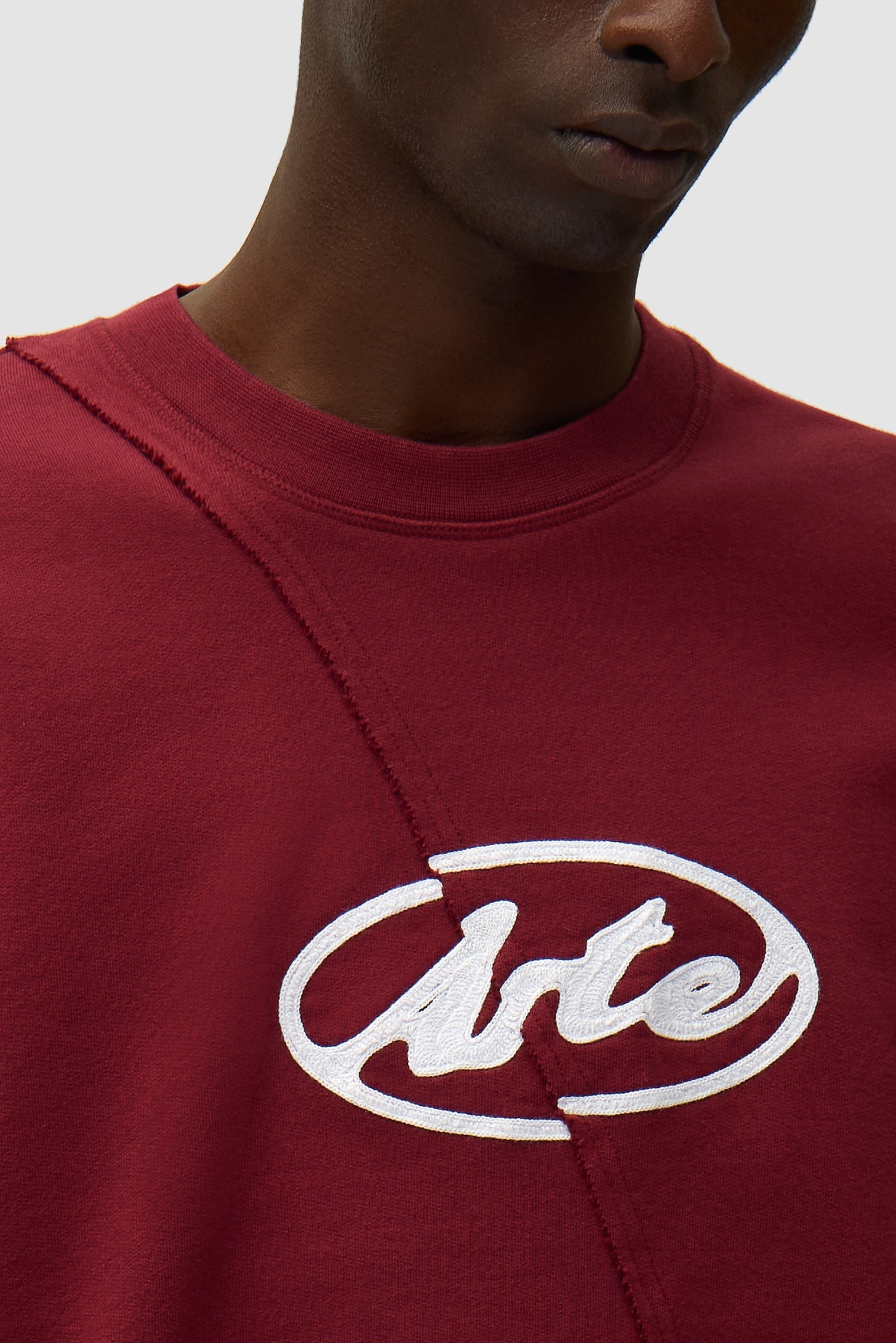 Pull brodé avec logo cercle - Bordeaux