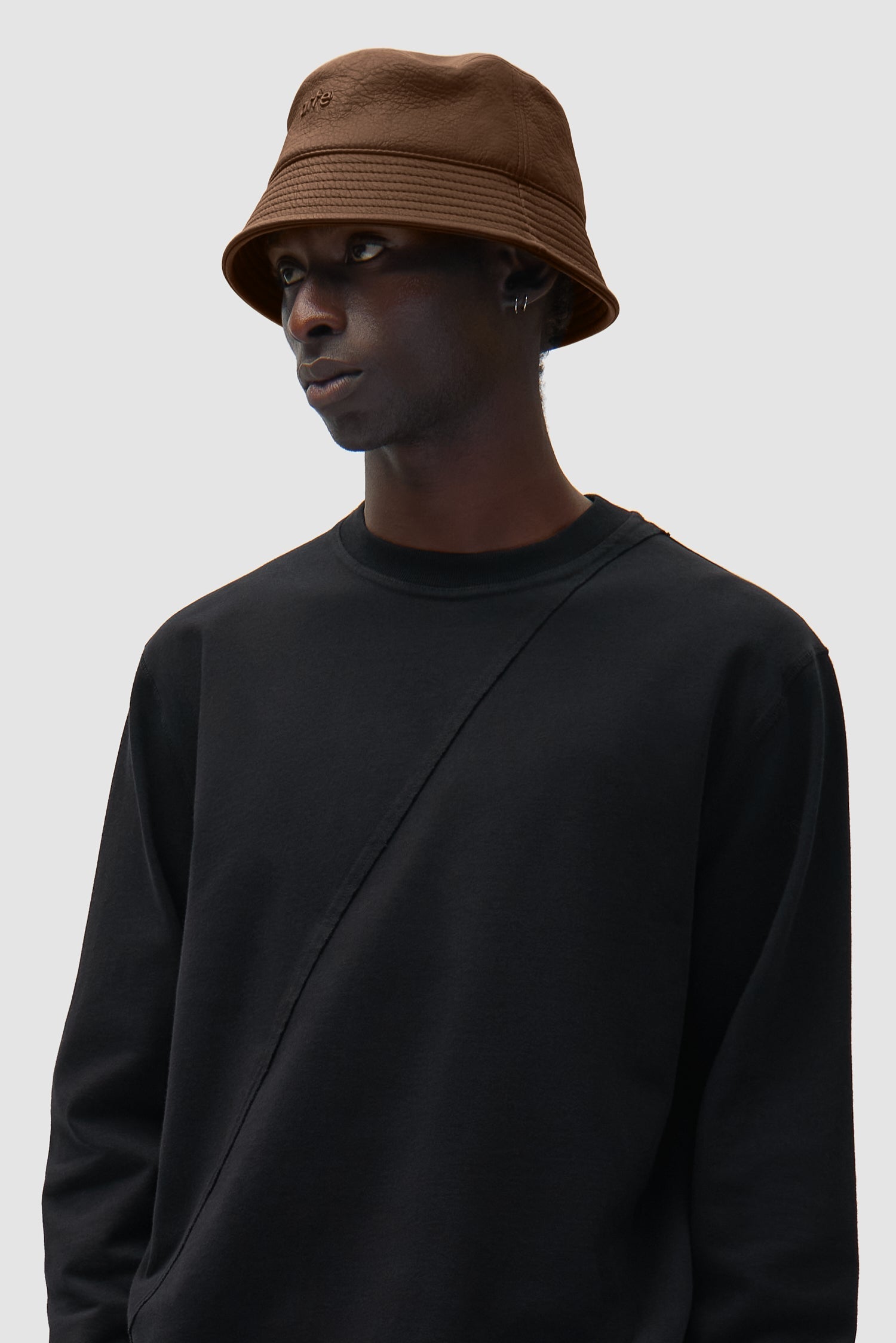 Chapeau bob en cuir PU - Marron